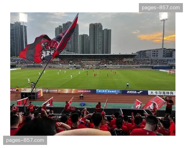 铜梁龙主场氛围加成 社区足球文化助力球队战绩